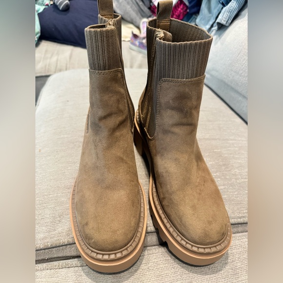 Women’s Chunky Chelsea Ankle Boots in Brown - Picture 2 of 6